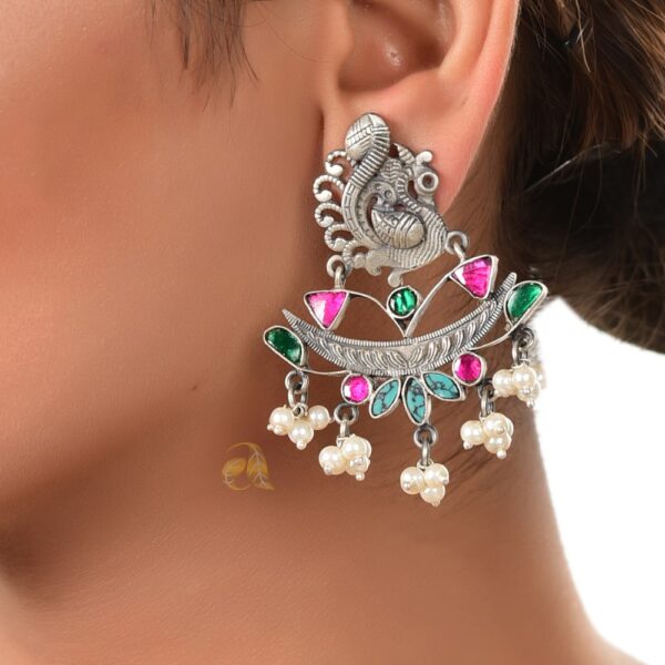 silver earring 18
