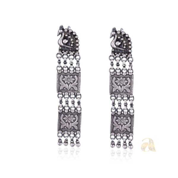silver earring 39