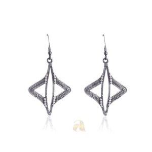 Twisted wire silver earring