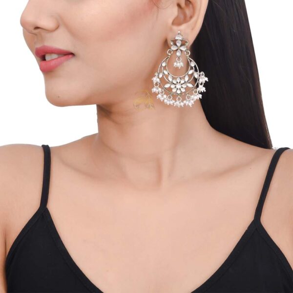 silver earring 69