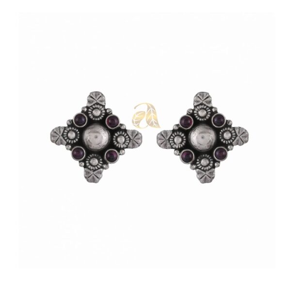 silver stud 15(2)