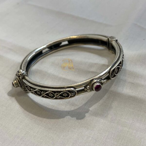 Silver Bangles and Bracelets 4(1)