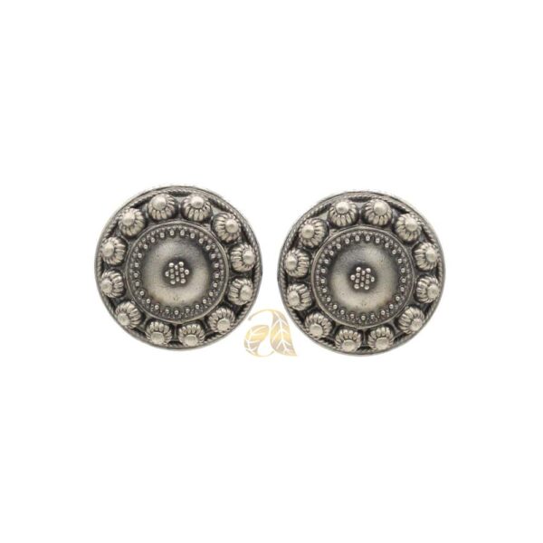 silver stud 22(2) silver stud 22(2)