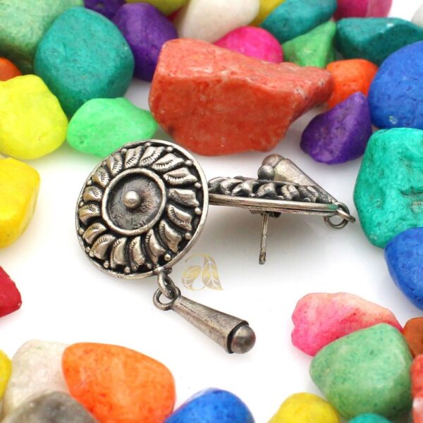 silver stud 25(1)